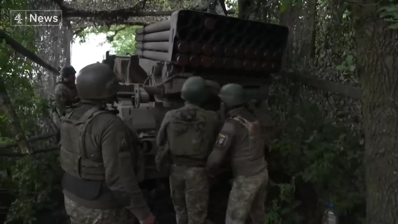 Ukraine war_ Inside frontline artillery unit!! Latest news