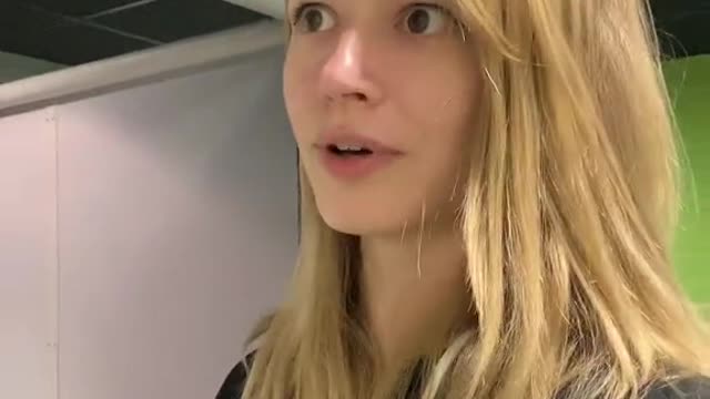 Tourner un tiktok dans les wc d’une convention ✅
