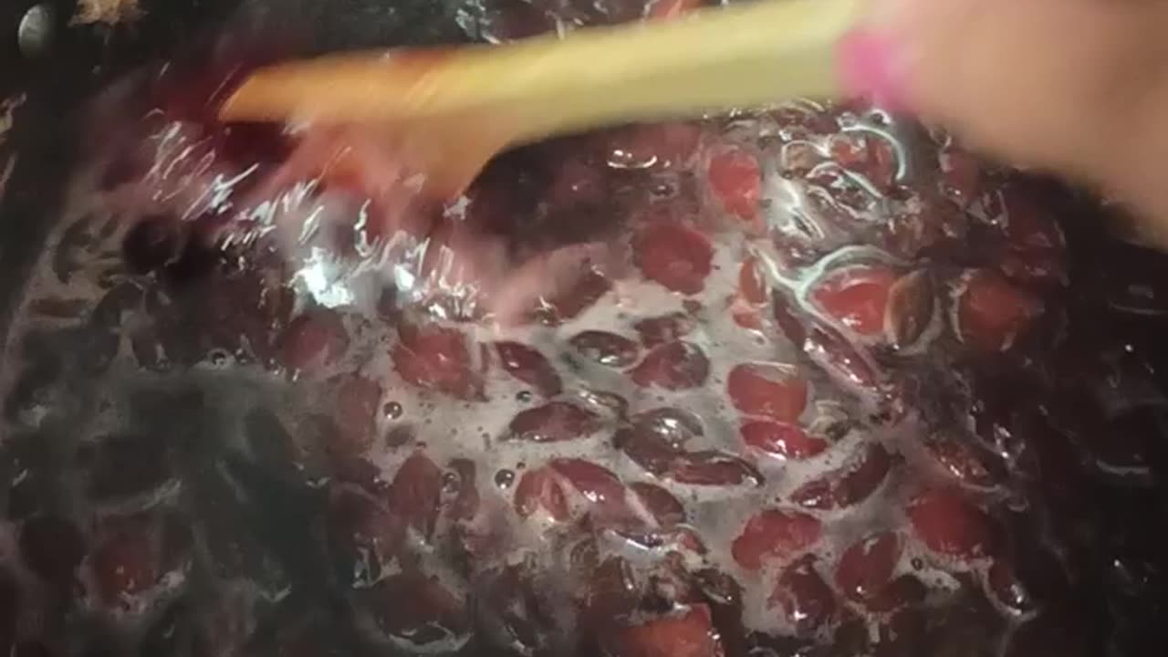 Quick stirring to get proper jam consistency