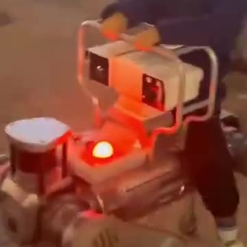 Robot dogs in China now take children to their destination.mp4