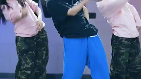 girl dance in tiktok cute girl