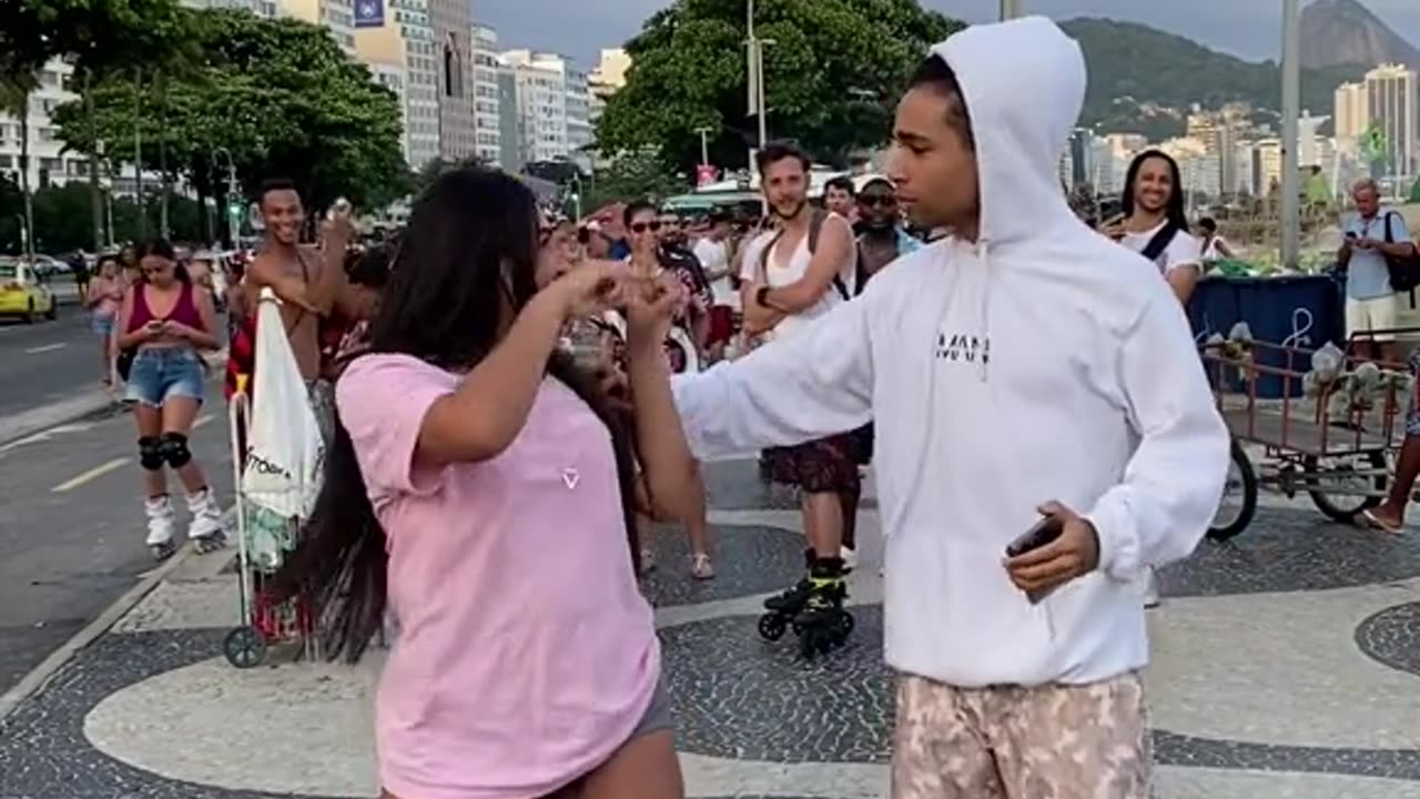 Had to hit this dance in Brazil😂🇧🇷 @kysha #fyp #fürdich #fy