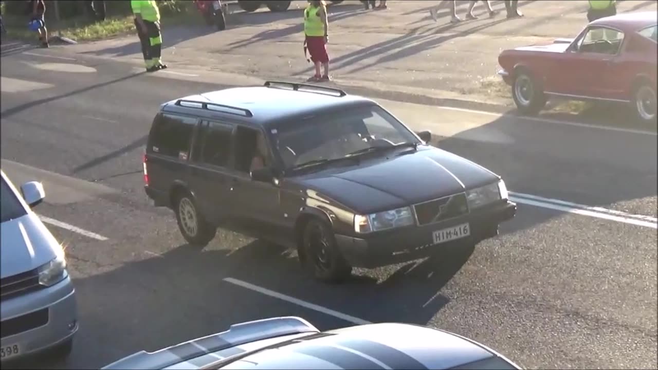Volvo polttaa kumia
