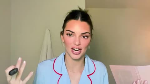 Kendall Jenner's Acne Journey, Go-To Makeup and Best Family Advice _ Beauty Secrets _ Vogue