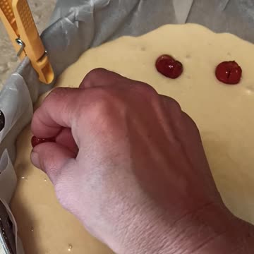 Decorating of the cherry pie