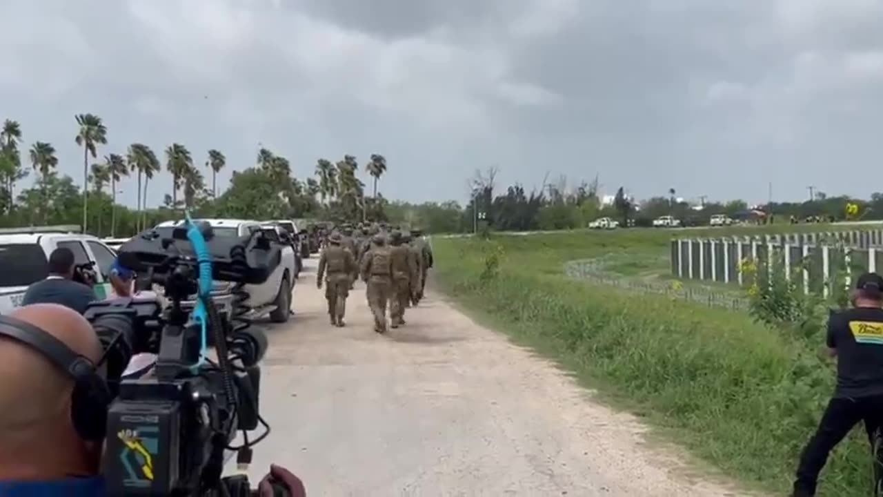 TEXAS NATIONAL GUARD DEPLOYED RIOT GEAR SOLDIERS TO ADDRESS ILLEGAL CROSSINGS !!