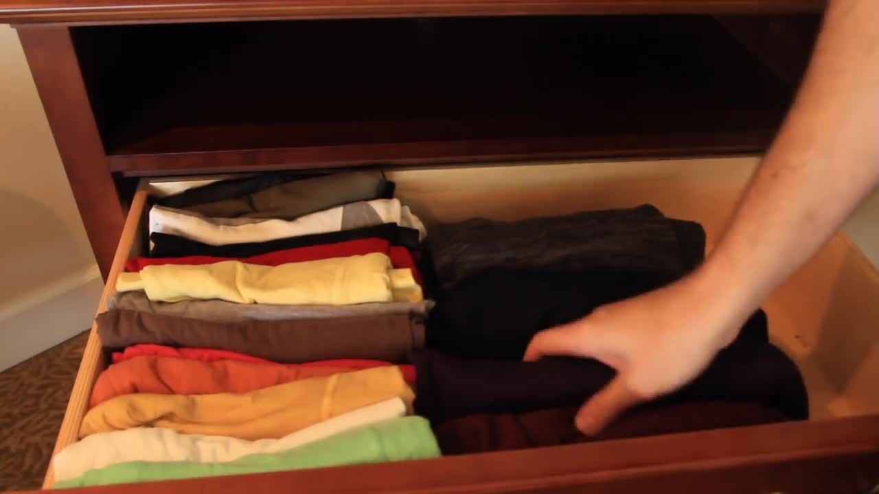 Best Way to Fold T-Shirts