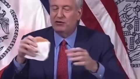 Remember this? Deblasio pushing vax with free lunch. Loser.