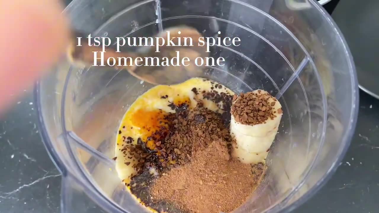 Day 1 — Breakfast — Lose 5 kg in 5 weeks meal plan — Pumpkin 🎃 Spice latte smoothie recipe