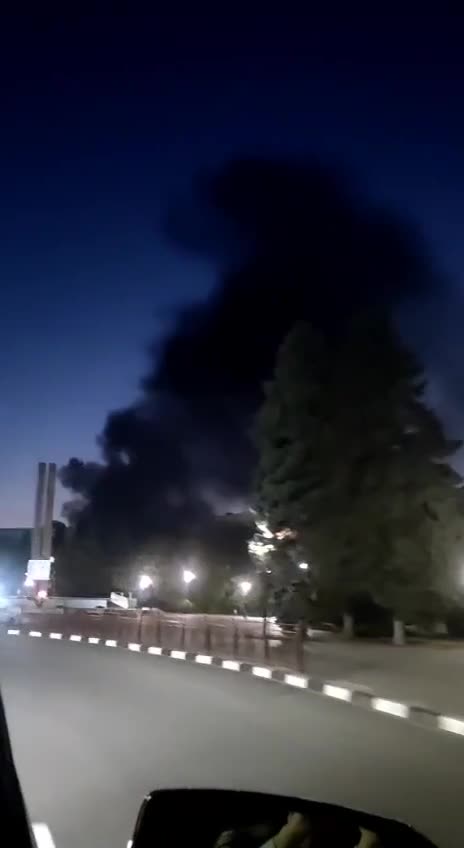 🔥 The fire at the oil depot in Azov has not been extinguished for more than a