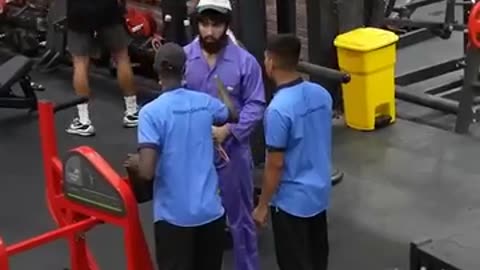 Pranking Profesional players as a cleaner.