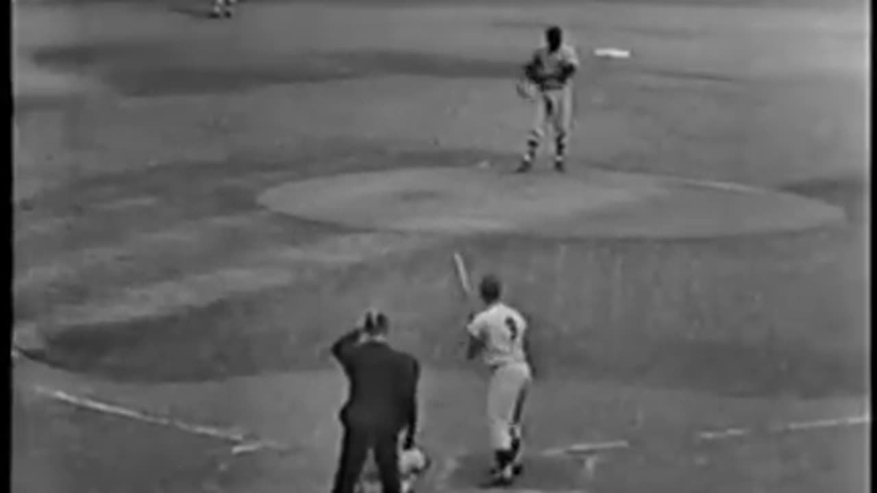 Roger Maris hits 61st Home Run 10/1/1961