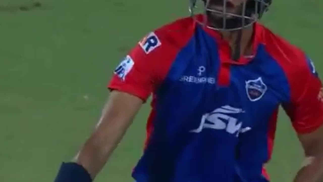 Pathirana 2nd wicket in todays IPL match CSK vs DC Axar Patel Laughing while going out