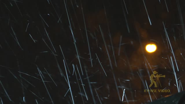 Rounds of Freezing Rain & Sleet Fall In Lexington, KY