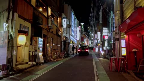 Tokyo Twilight: Shibuya's Nighttime Spectacle Unveiled