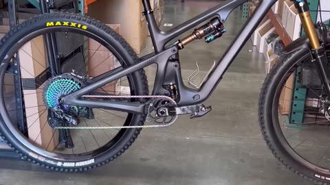 MTB MOUNTEN CYCLE UNBOX (#X22 Report) #Ep. 160: Twitter and Musk FLIP? Marine CHARGED! Scary Poppins SUES! AND MORE!