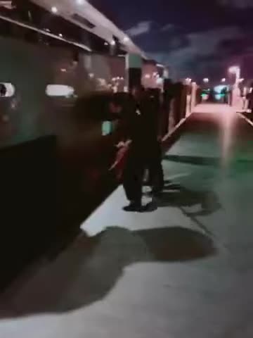 20181207文贵先生视频：现在会捞鱼了