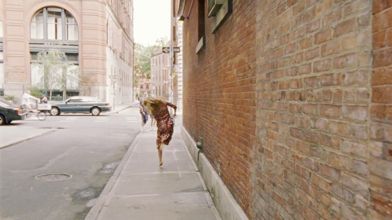 [Tv Series] Sex and the City (s03e17) Sarah Jessica Parker bare soles