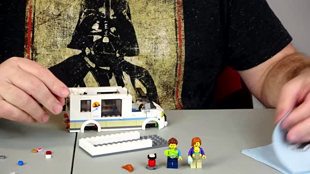 Unboxing Lego 60283 Holiday Camper Van Set