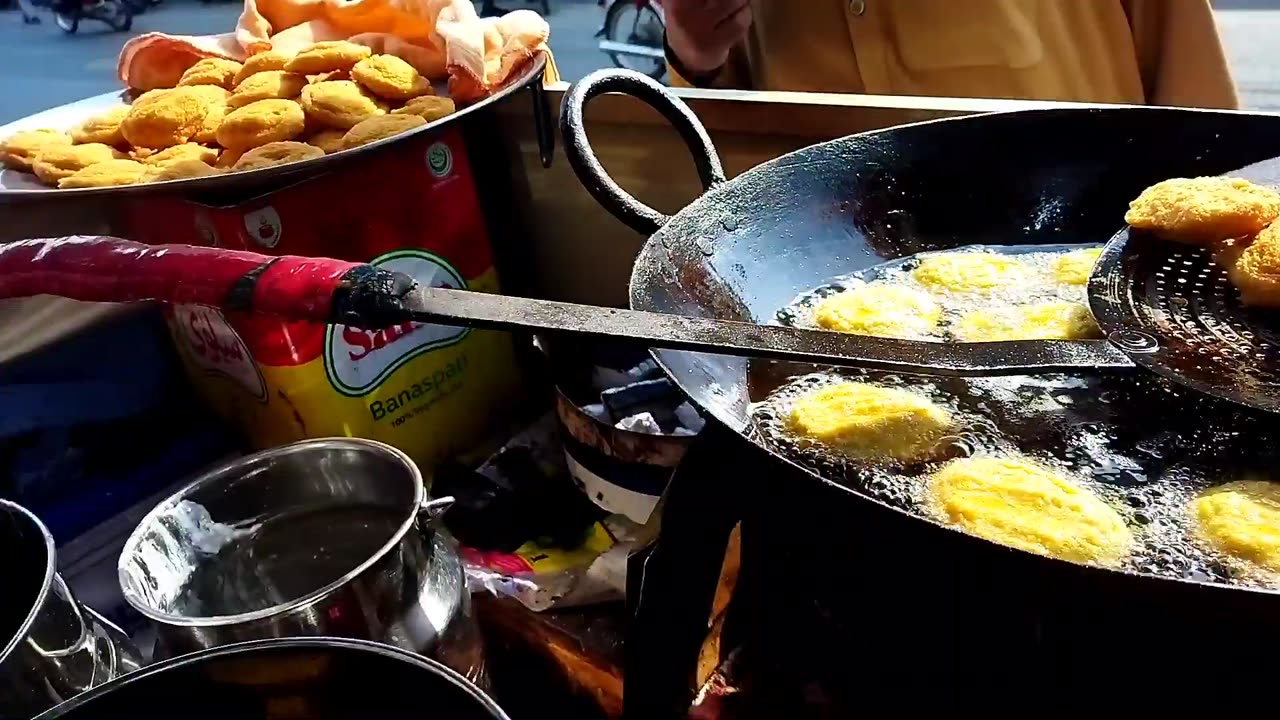 Live making ladoo