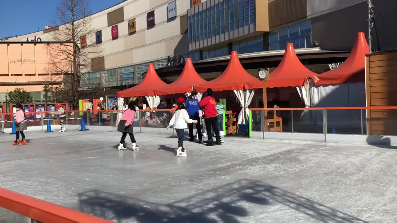 Japanese children ice-skating