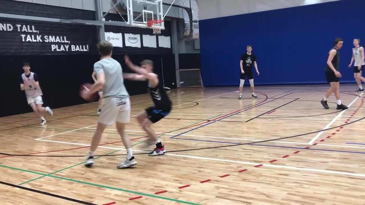 4v4 Half-Court No Dribble