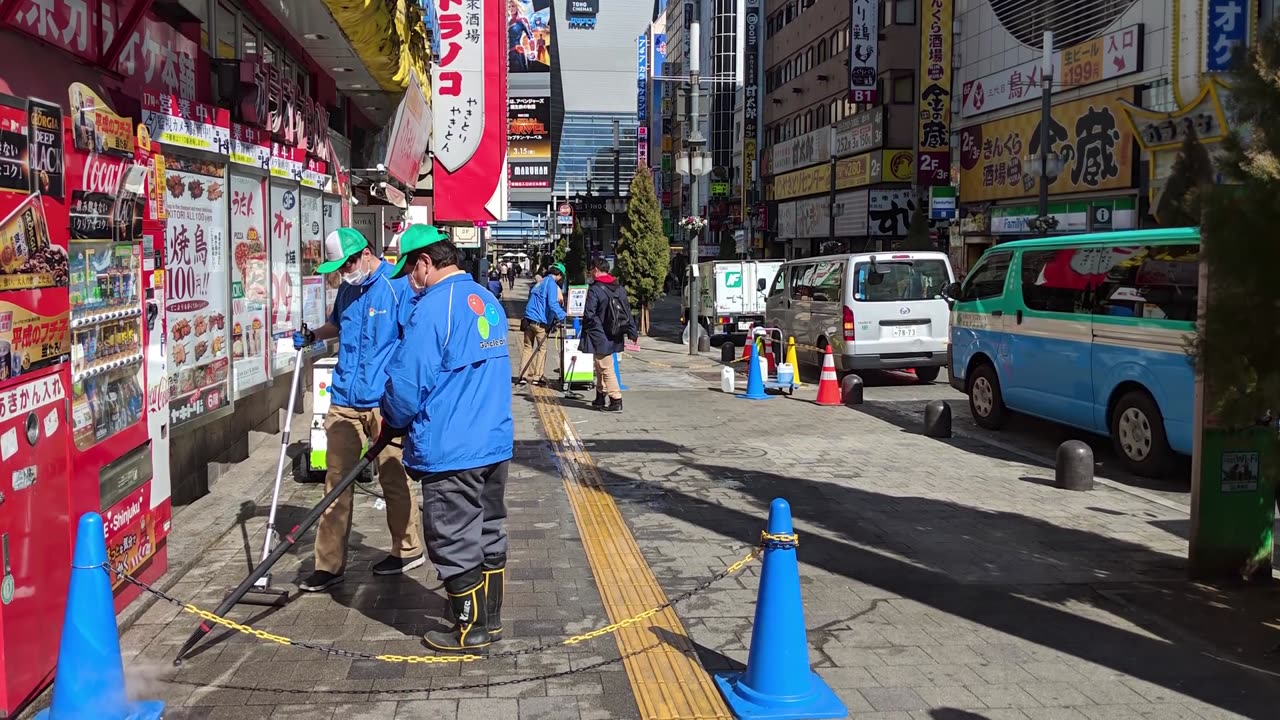 How Japan Keeps Clean #rumble #japan # cleaning