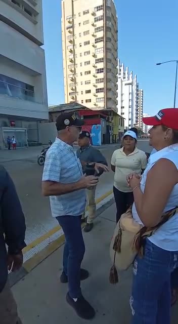 Alcalde Dau dialoga con gremio de taxistas