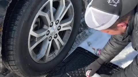 Tire modification, so that the tires can run on the ice, anti-skid treatment.