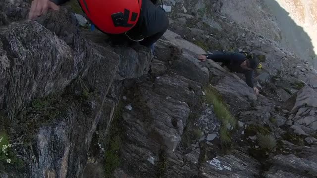 Dangerous Rock Fall During Free Climb in Switzerland