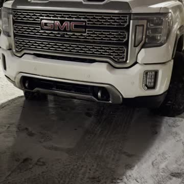 Huge modern GMC Truck 🛻