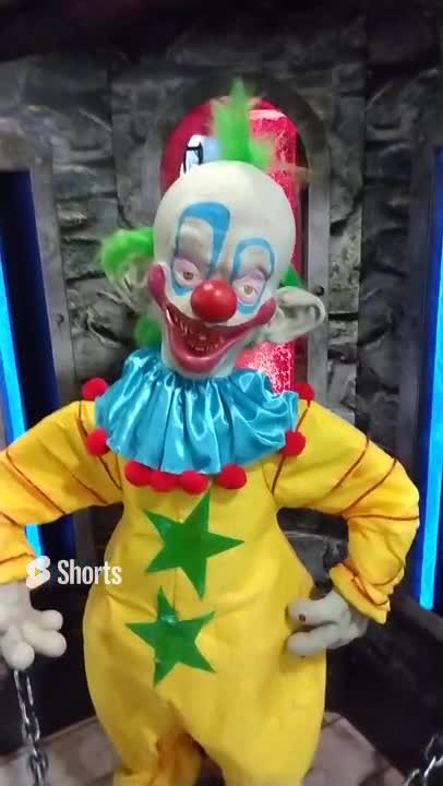 Killer Klown From Outer Space Decoration @Spirit Halloween (October 2, 2022)
