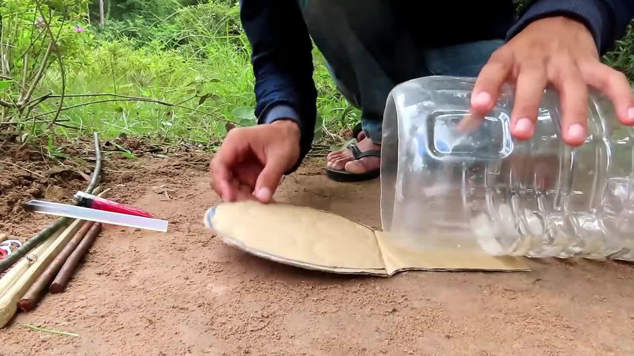 Creative Unique Quick Parrot Trap Using 5 Liters Bottle, Paper And Woods - Bird Trap Working 100%_p1