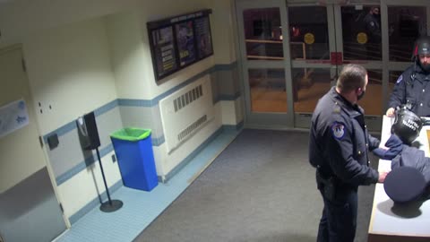 1662HQOB01WestDoor_2021-01-06_17h57min03s667ms.mp4