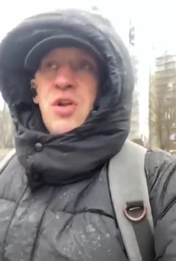 Чем больше Украина в жопе, тем больше этих флагов. По ходу не долго нам терпеть осталось.