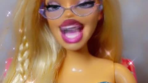 Barbie Sings Dangerous Woman