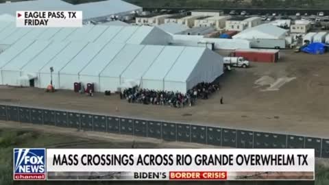 Mexican Police Escort 20 Buses of Illegal Aliens and Drops Them Off at US Border in Juarez