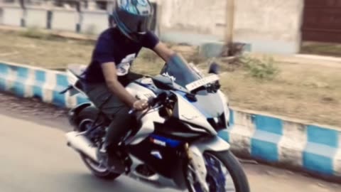 A Short video on Yamaha R15