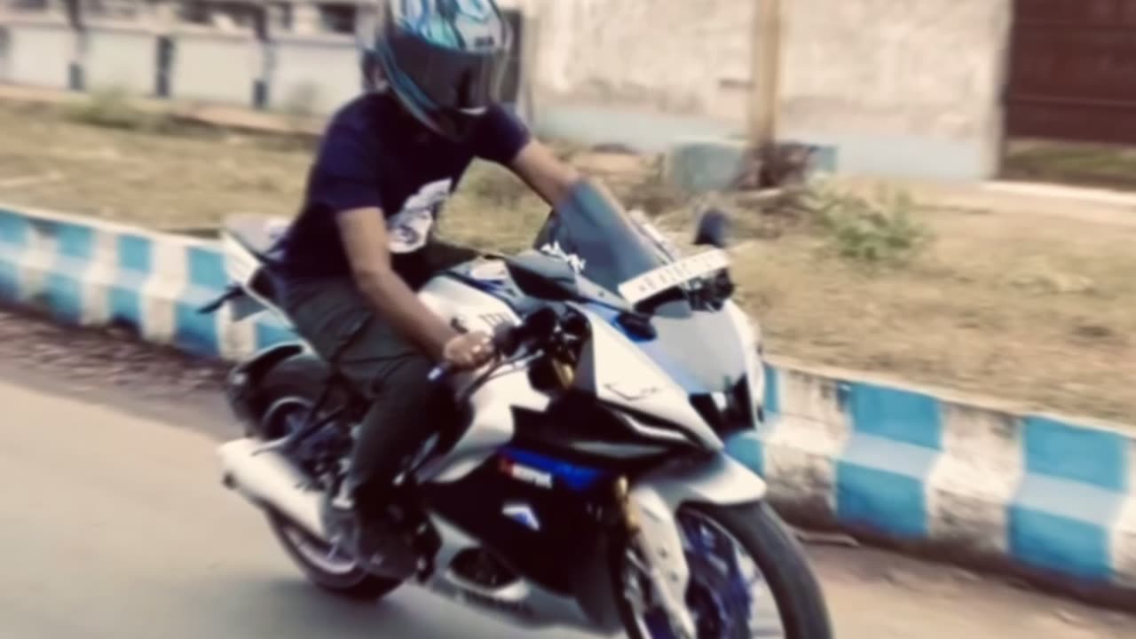 A Short video on Yamaha R15