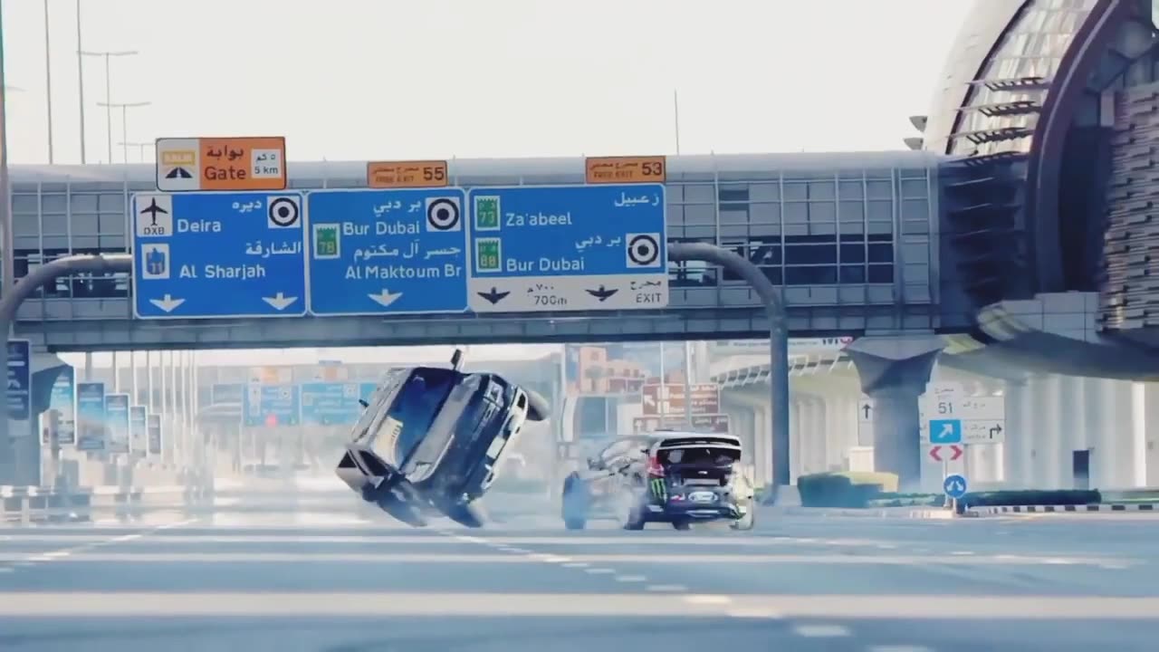 Car Racing Sports Car In Dubai Police Chasing