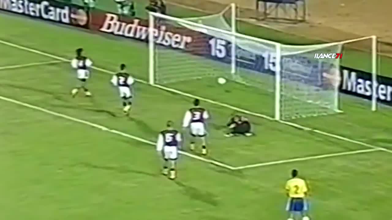 RONALDINHO'S BEST GOAL THAT SHOCKED THE WORLD