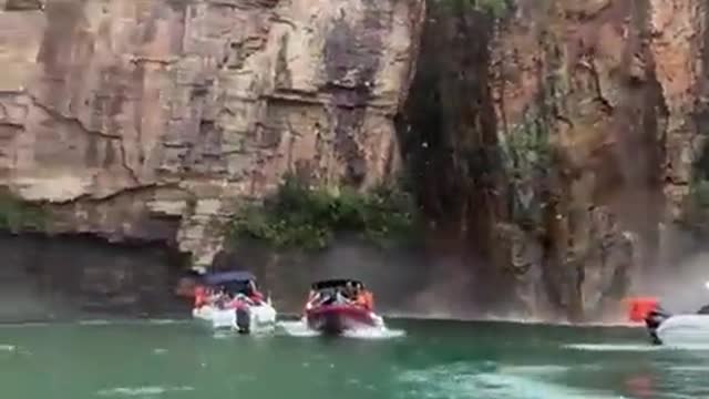 Part of canyon collapses onto boats in southern Brazil