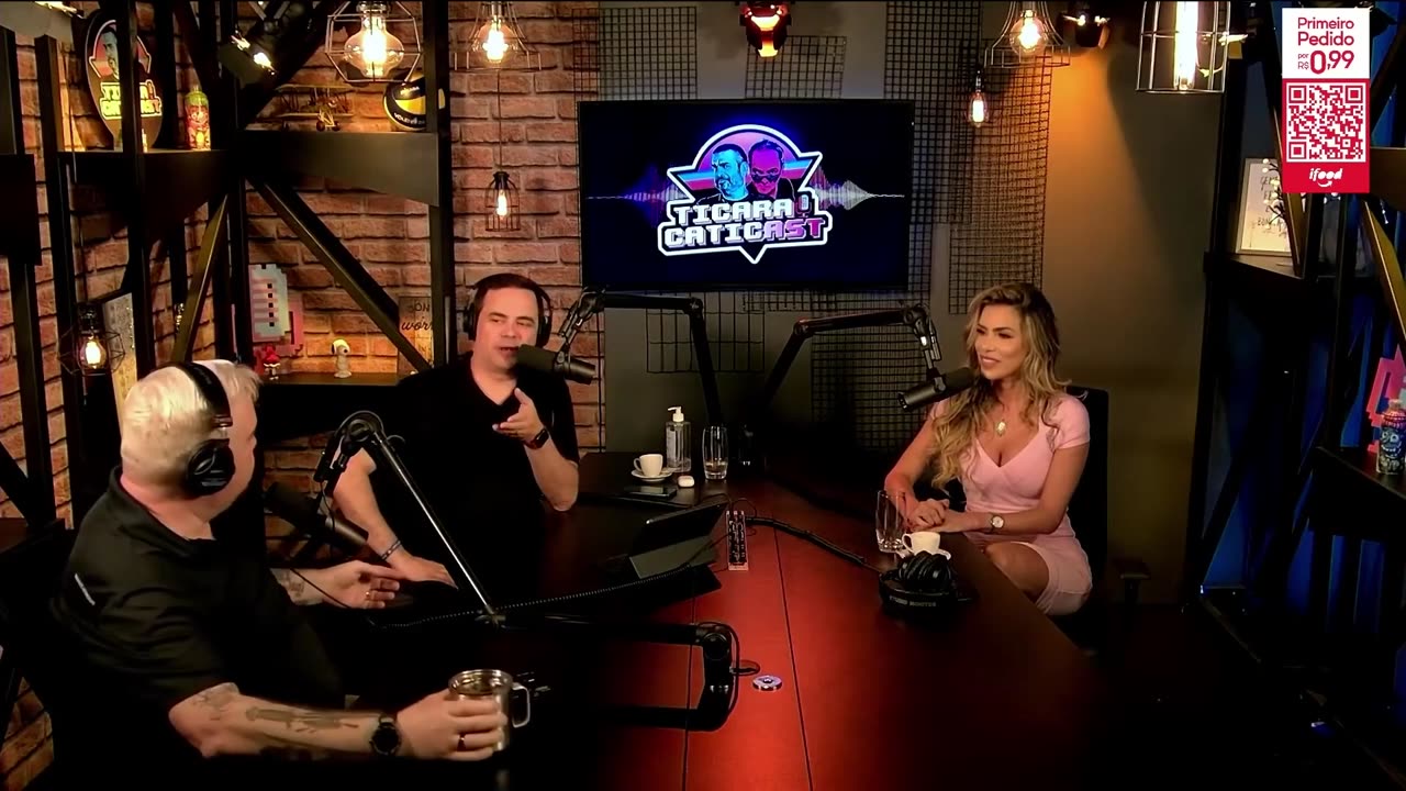 ELE FALOU MUITA COISA RUIM DE MIM LÁ DENTRO... - Bola e Carioca Erika Schneider