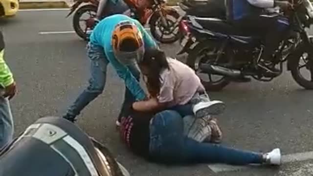 Brutal golpiza de dos mujeres en Bucaramanga