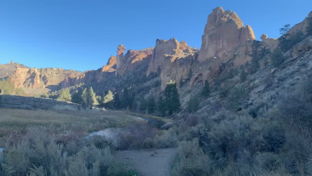 Exploring Monkey Face – Smith Rock State Park – Central Oregon – 4K