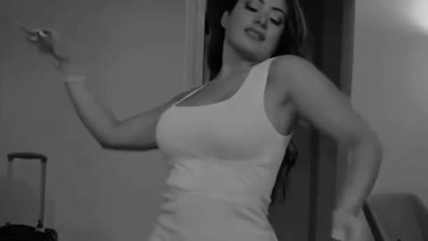 3. Sexy Girl Dance Performance - Mesmerizing Moves! 