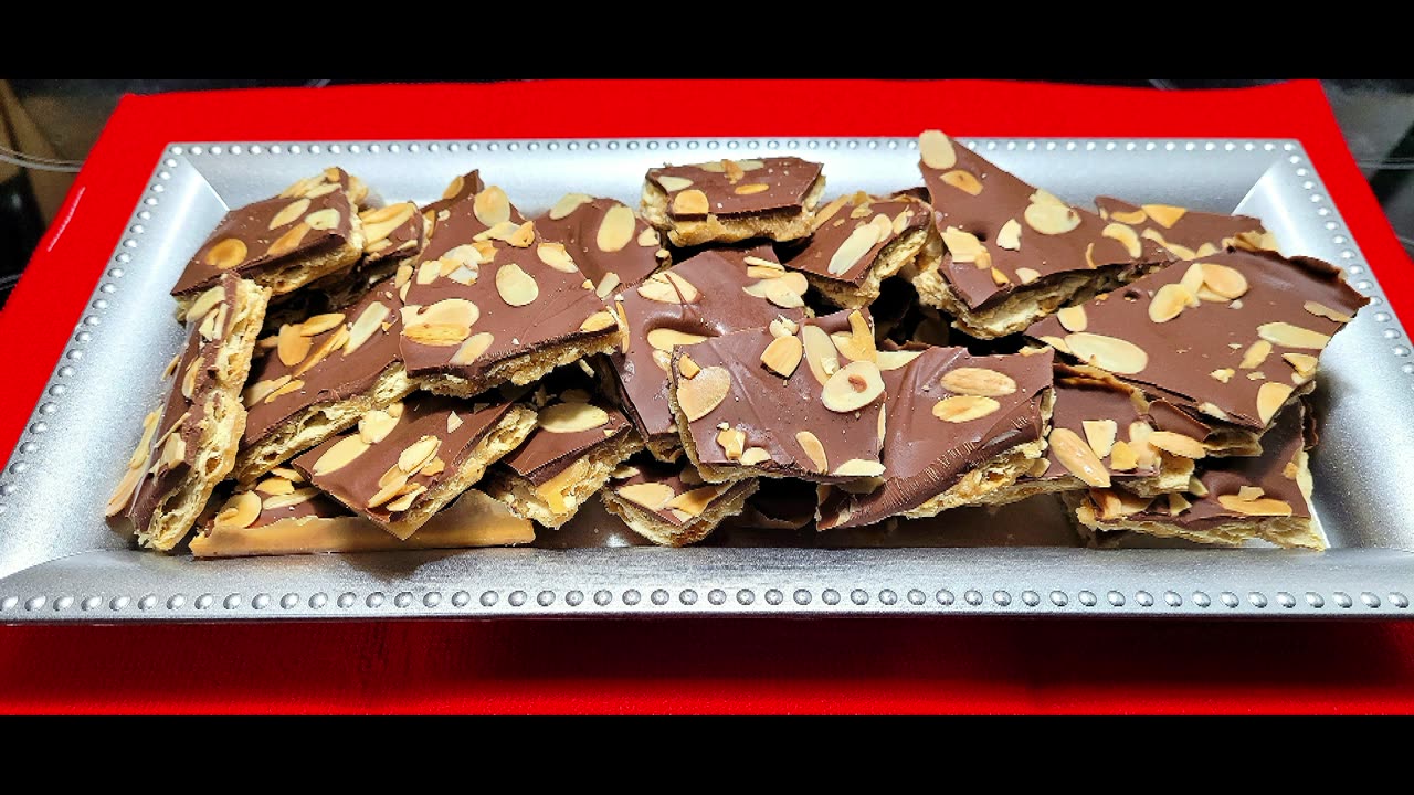 Decadent Saltine Toffee Cookies