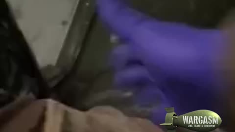 Ukrainian soldier screams as he's evacuated