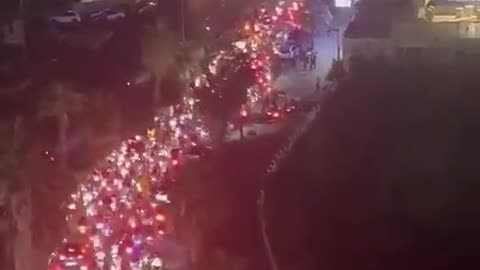 Huge number of angry Lebanese protesters move towards the US Embassy in Beiru