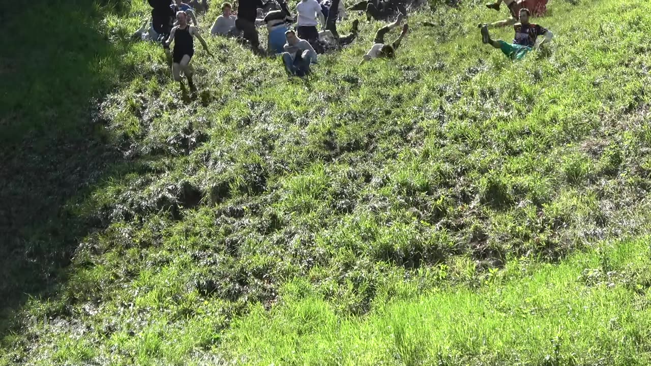 #FUNNY,Thrills and spills during Cheese Rolling contest 2024 in the UK